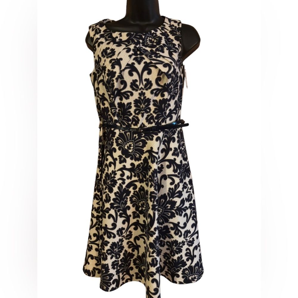 Signature Darby dress